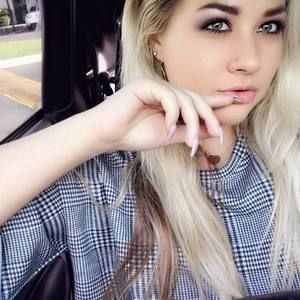 Meet your Posher, Shadya